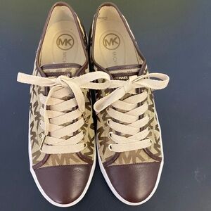 Michael Kors MK Logo City Sneakers Canvas & Leather Size 9M - Beige/Brown